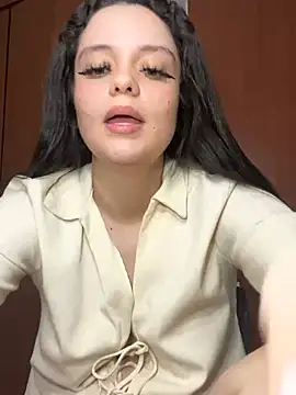 Snapshot of Selena_Roa chatting on March 7, 2:25 pm Selena Roa online show from March 7, 2:25 pm