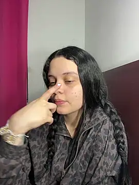 Snapshot of Selena_Roa chatting on March 15, 3:23 am Selena Roa online show from March 15, 3:23 am