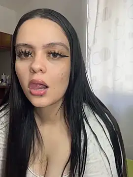 Snapshot of Selena_Roa chatting on April 2, 4:37 pm Selena Roa online show from April 2, 4:37 pm