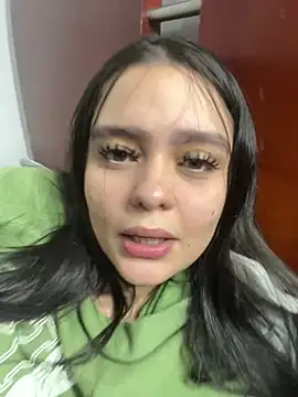Snapshot of Selena_Roa chatting on April 13, 11:21 pm Selena Roa online show from April 13, 11:21 pm