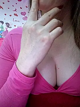 Snapshot of Emili68 chatting on January 11, 9:31 pm Emili68 online show from January 11, 9:31 pm