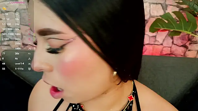 mia roux1 online show from November 9, 6:17 pm