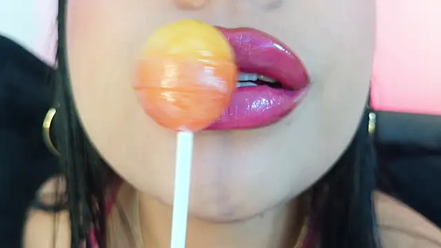 mia roux1 online show from March 30, 10:33 pm