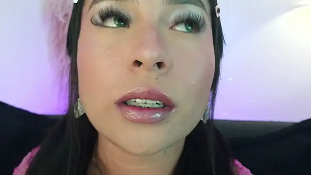 mia roux1 online show from May 15, 9:33 pm