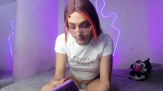 Mika  velvet online show from November 19, 9:04 pm