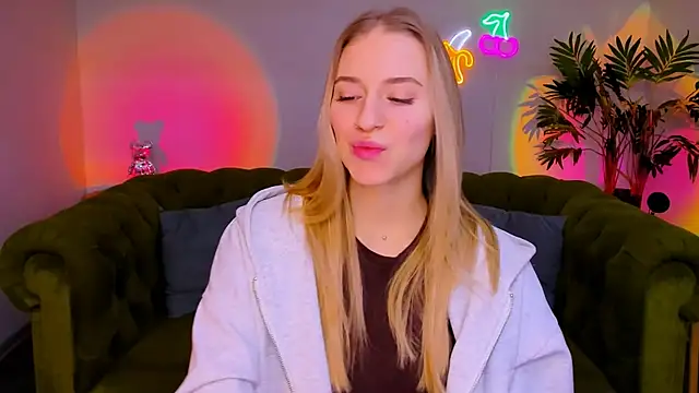 sassy cutie online show from November 17, 6:08 am