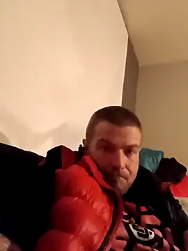 Snapshot of DadDDick925 chatting on October 30, 7:21 am DadDDick925 online show from October 30, 7:21 am