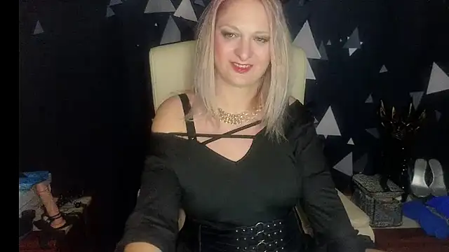 MonicaMis online show from December 4, 4:05 pm