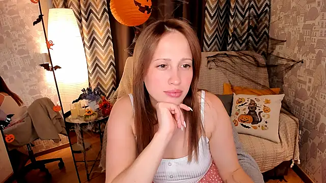  SilverMoon  online show from October 31, 8:26 am