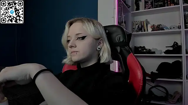 Holy Mistress S online show from January 10, 10:06 am