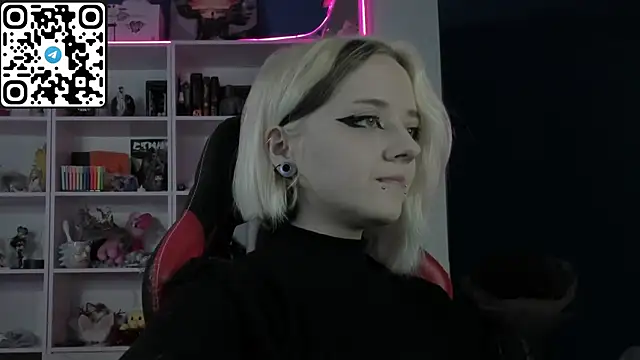 Holy Mistress S online show from May 5, 8:44 am