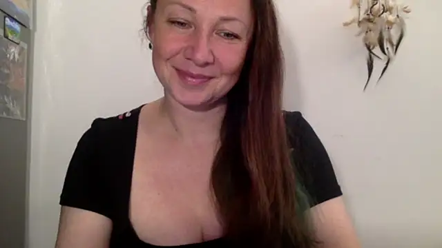 Snapshot of LucyTop chatting on October 22, 2:17 pm LucyTop online show from October 22, 2:17 pm