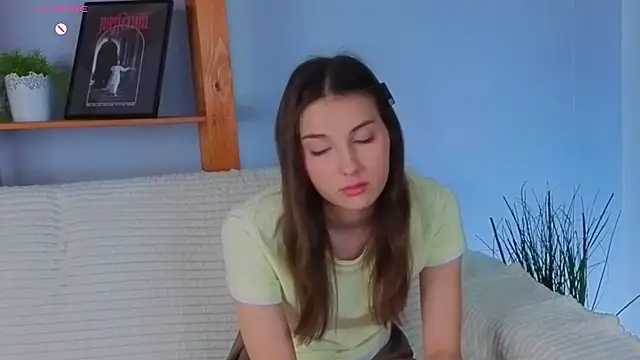 KateCahee online show from December 2, 1:00 am