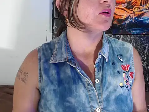 Debora Cienfuegos25 online show from November 9, 1:15 am