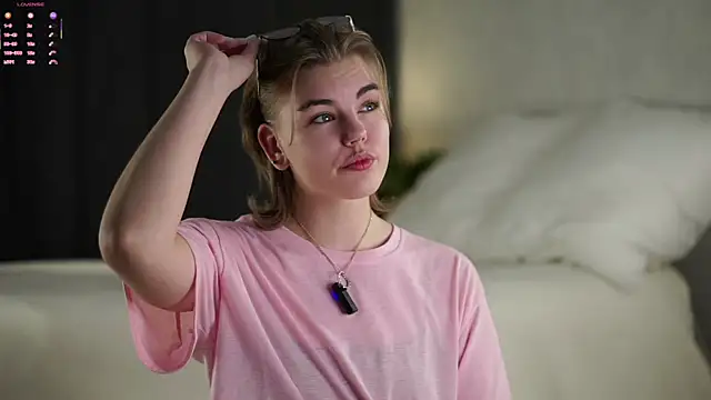 MelodyBaur online show from December 16, 12:21 pm