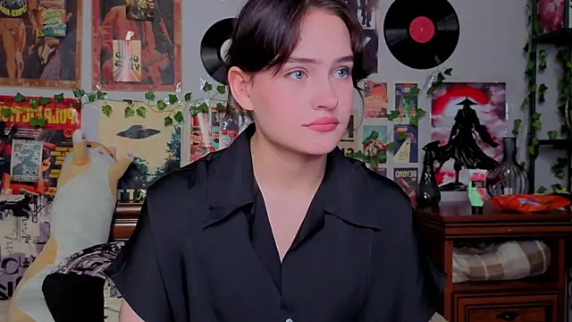 Snapshot of SusannDimanche chatting on November 3, 7:37 pm SusannDimanche online show from November 3, 7:37 pm