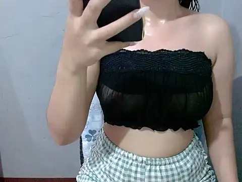 Skinny Jean18xxx online show from May 7, 12:21 pm