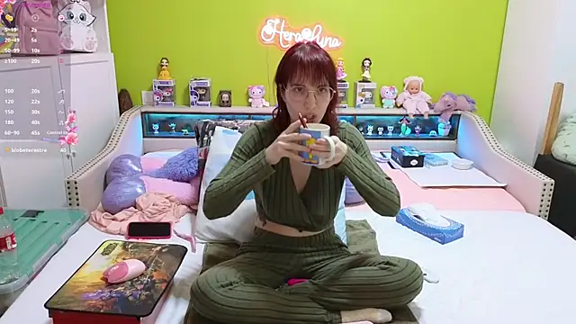  HeraLuna  online show from February 23, 9:23 pm