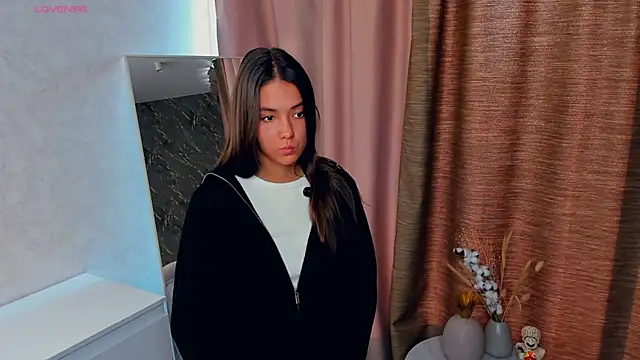 Snapshot of TrudyKeehn chatting on October 22, 6:24 am TrudyKeehn online show from October 22, 6:24 am