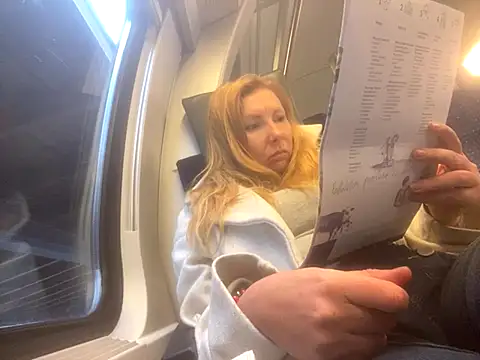 Snapshot of JeniJansi chatting on October 23, 12:04 pm JeniJansi online show from October 23, 12:04 pm