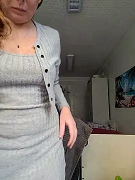 Snapshot of JeniJansi chatting on October 24, 12:01 pm JeniJansi online show from October 24, 12:01 pm