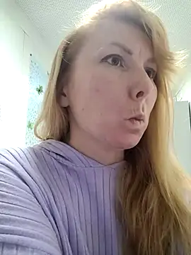 Snapshot of JeniJansi chatting on October 27, 7:40 pm JeniJansi online show from October 27, 7:40 pm