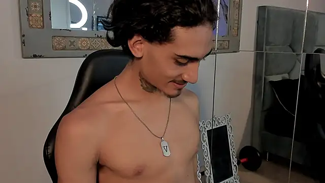 Mr Strike online show from October 27, 2:37 am