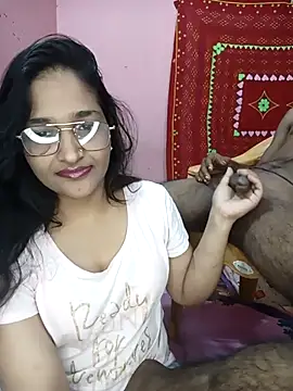CoupleShow 432 online show from May 11, 6:05 pm