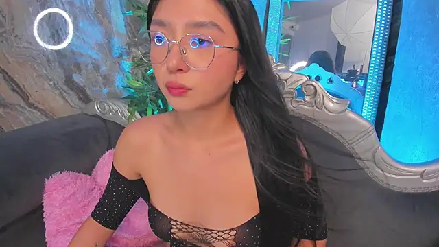 sydney miller  online show from February 7, 11:30 pm