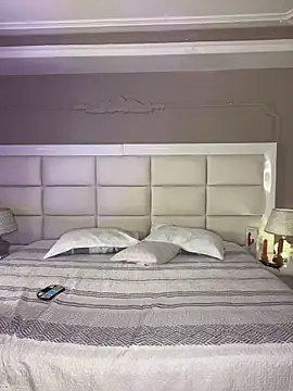 Athenea sky  online show from February 12, 4:18 am