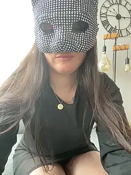  isadora online show from February 18, 9:49 am