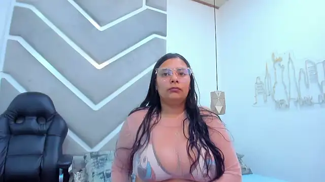 Snapshot of Julieta_Owen chatting on October 28, 2:31 pm Julieta Owen online show from October 28, 2:31 pm