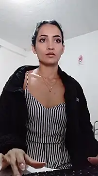 Snapshot of chloehanna chatting on February 15, 2:47 pm chloehanna online show from February 15, 2:47 pm