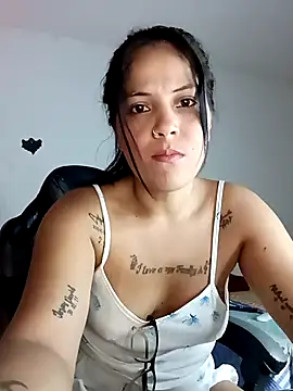 tattyHot95 online show from November 3, 6:53 pm