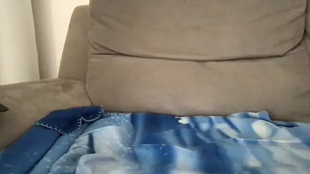 Snapshot of LukaShyGuy chatting on November 13, 10:47 am LukaShyGuy online show from November 13, 10:47 am