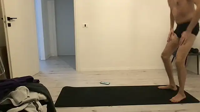 Snapshot of LukaShyGuy chatting on November 25, 6:30 pm LukaShyGuy online show from November 25, 6:30 pm