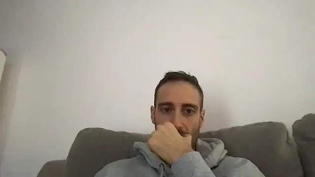 Snapshot of LukaShyGuy chatting on January 10, 1:46 pm LukaShyGuy online show from January 10, 1:46 pm