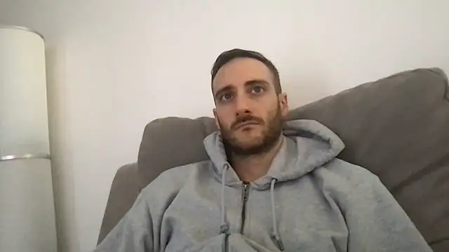 Snapshot of LukaShyGuy chatting on February 5, 2:43 pm LukaShyGuy online show from February 5, 2:43 pm