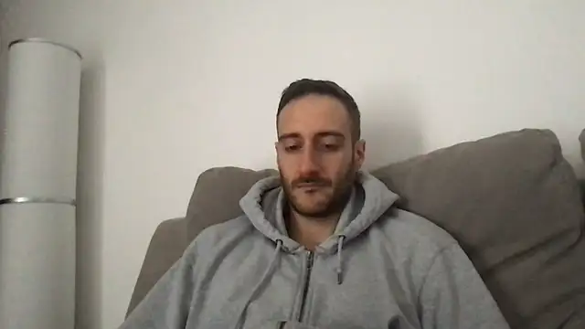 Snapshot of LukaShyGuy chatting on February 6, 12:41 pm LukaShyGuy online show from February 6, 12:41 pm