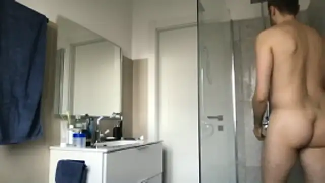 Snapshot of LukaShyGuy chatting on February 26, 8:24 am LukaShyGuy online show from February 26, 8:24 am