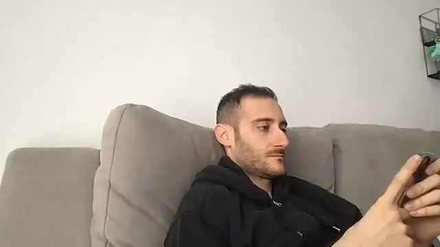 Snapshot of LukaShyGuy chatting on March 5, 11:50 am LukaShyGuy online show from March 5, 11:50 am