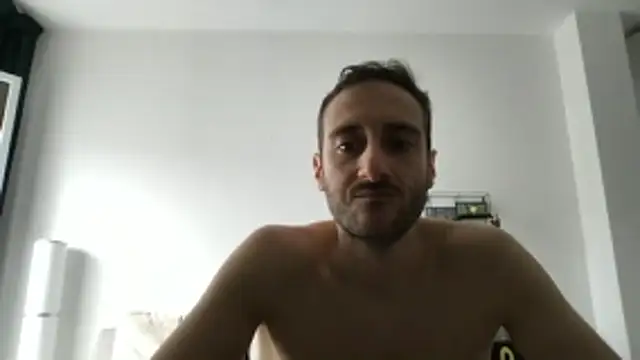 Snapshot of LukaShyGuy chatting on May 28, 6:43 am LukaShyGuy online show from May 28, 6:43 am