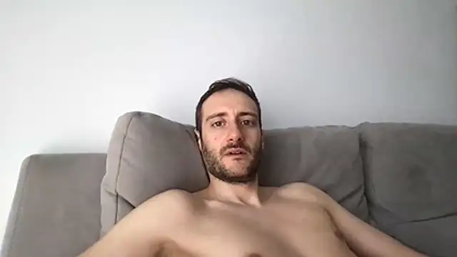 Snapshot of LukaShyGuy chatting on May 31, 8:43 am LukaShyGuy online show from May 31, 8:43 am