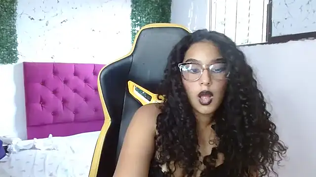 emily stars1 online show from January 13, 9:42 pm