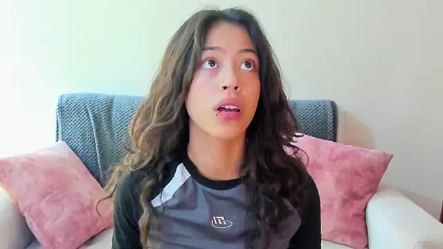 emily jonessxx online show from November 21, 5:55 pm