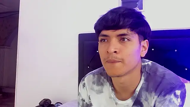 Snapshot of MATEO_URIBE chatting on October 23, 4:12 am MATEO URIBE online show from October 23, 4:12 am