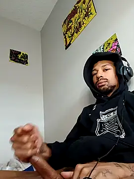 Snapshot of BigPrettyDick777 chatting on February 26, 5:12 pm BigPrettyDick777 online show from February 26, 5:12 pm