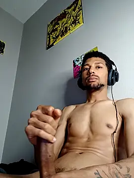 Snapshot of BigPrettyDick777 chatting on March 5, 9:49 am BigPrettyDick777 online show from March 5, 9:49 am