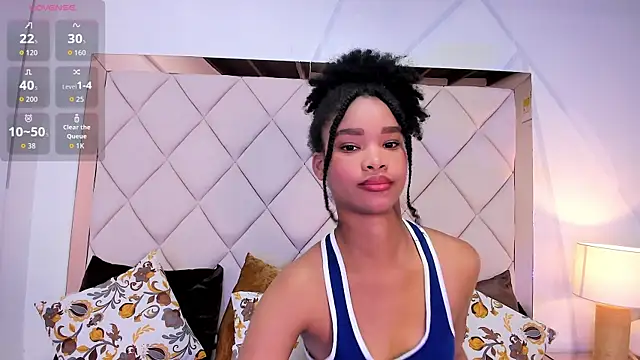 Snapshot of karolebonyy chatting on October 31, 11:44 am karolebonyy online show from October 31, 11:44 am