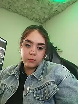 mirandahvelez online show from October 24, 9:06 am